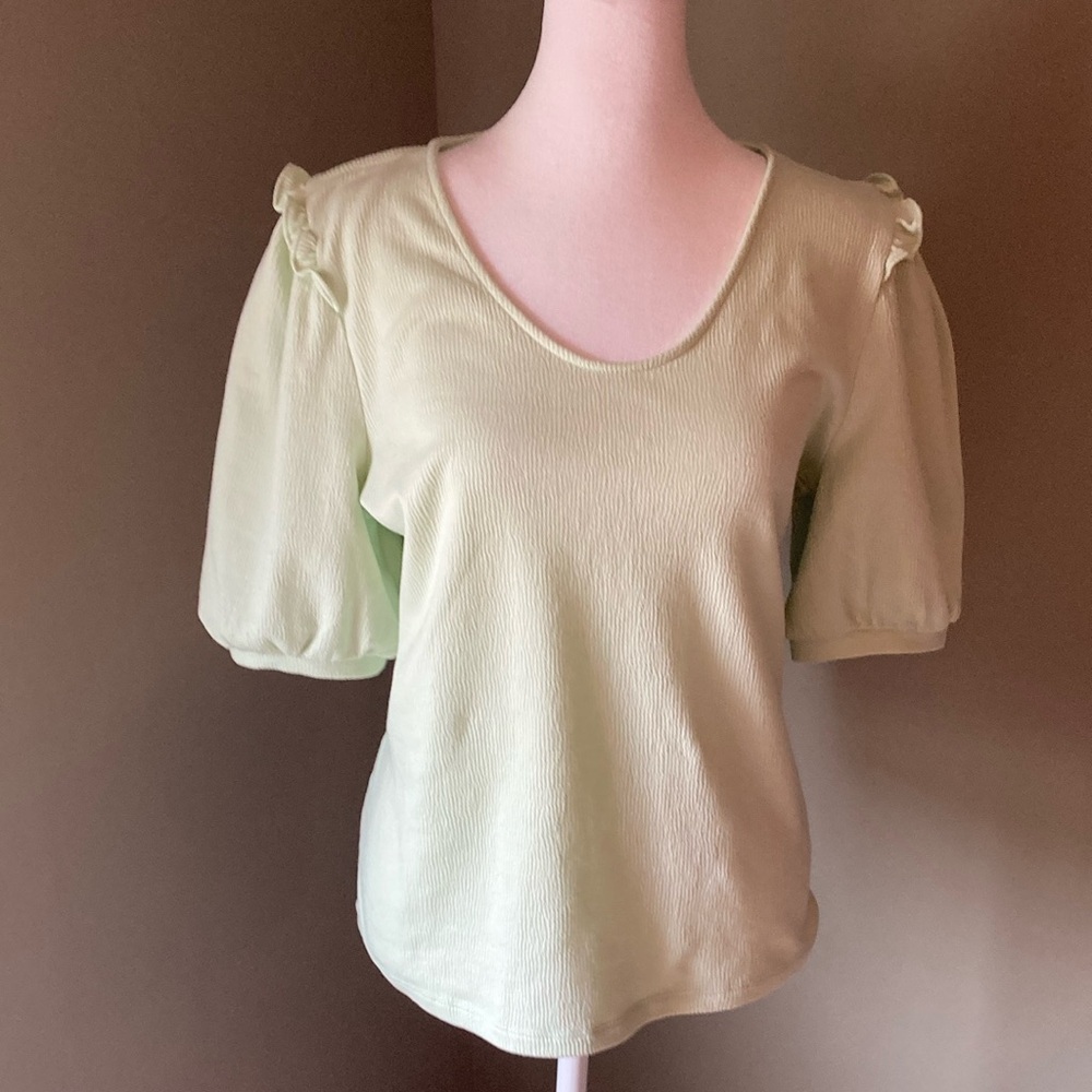 Talbots ruffle sleeves v scoop neck gauze style top, Size Large